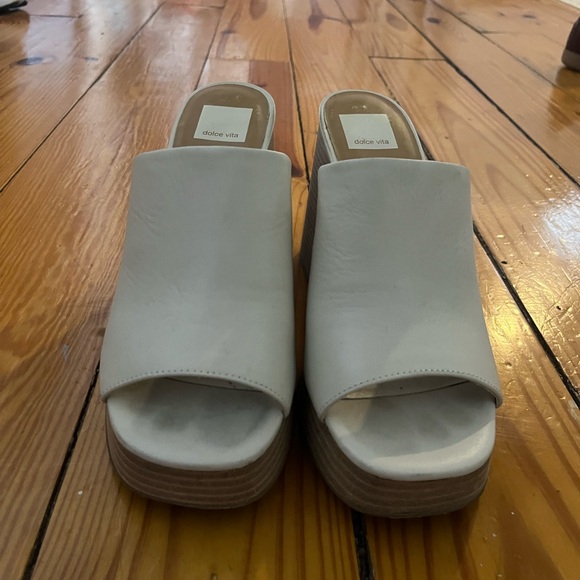 Dolce Vita Cream Open-Toe Platform Block Heel Sandals - Picture 2 of 5